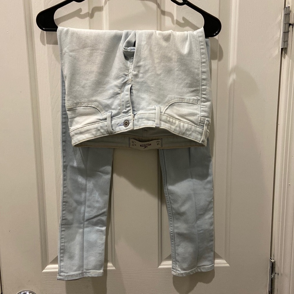 Hollister jeans size 27/29. Light denim with stretch